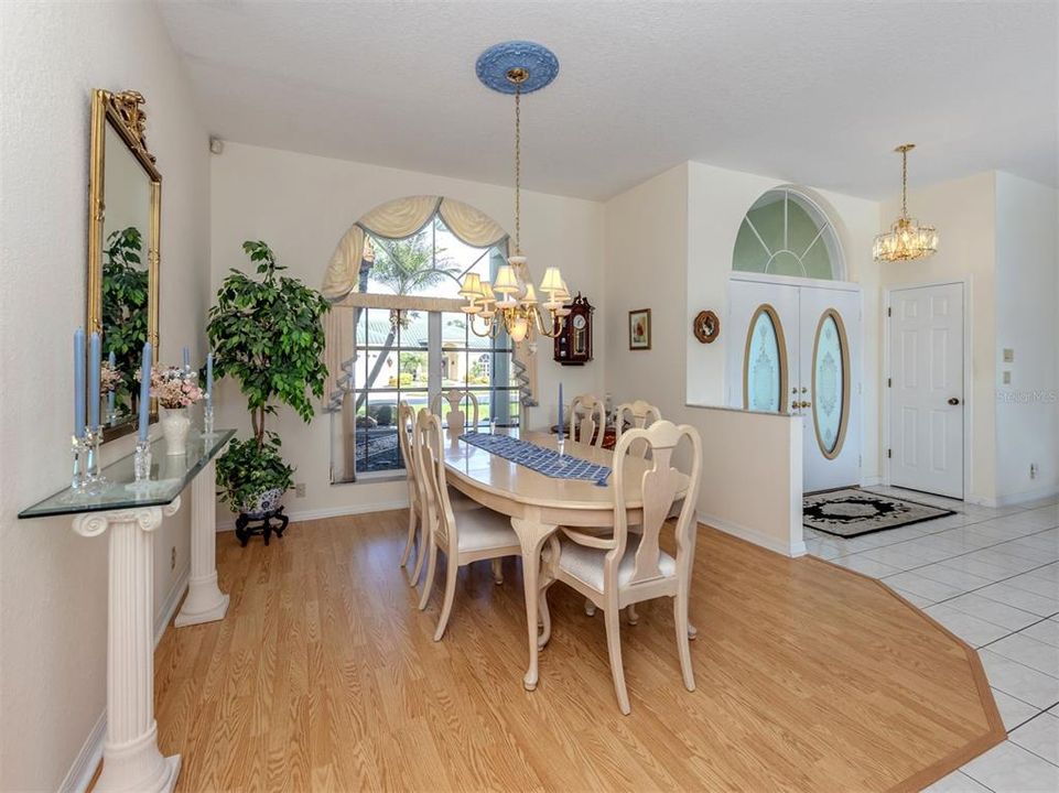 En Venta: $599,000 (3 camas, 2 baños, 2176 Pies cuadrados)