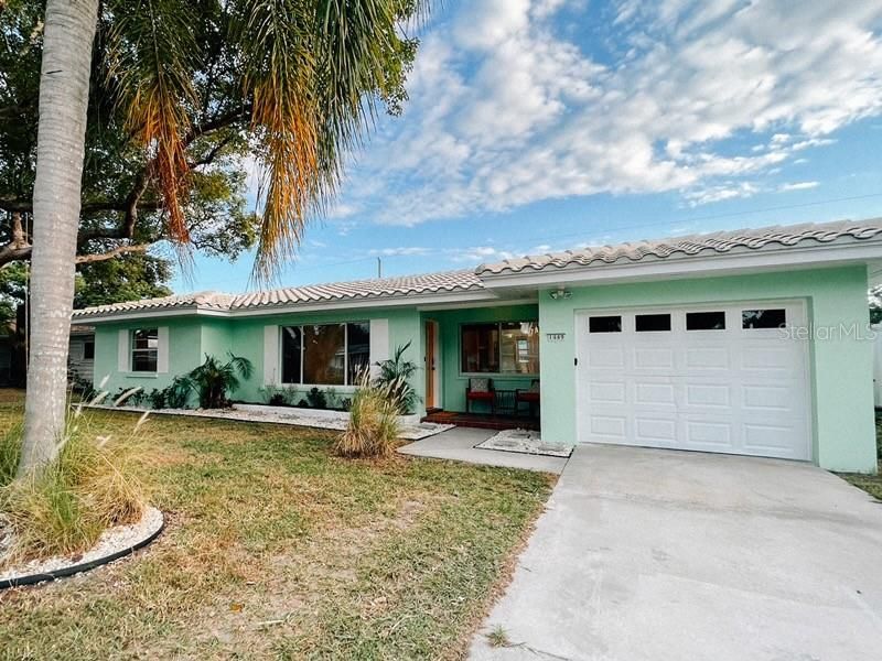 Recently Sold: $400,000 (2 beds, 1 baths, 1040 Square Feet)