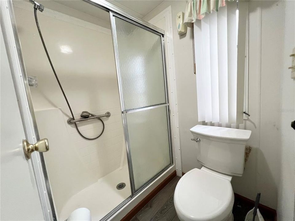 На продажу: $139,900 (2 спален, 2 ванн, 1701 Квадратных фут)