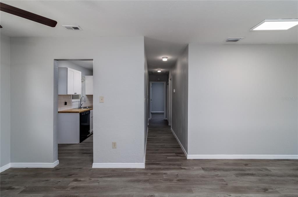 待售: $177,500 (2 贝兹, 1 浴室, 1087 平方英尺)