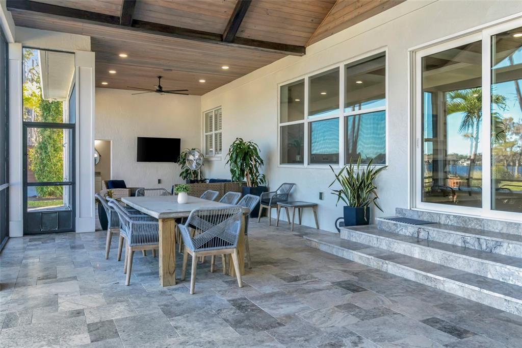 En Venta: $1,989,000 (4 camas, 3 baños, 2941 Pies cuadrados)