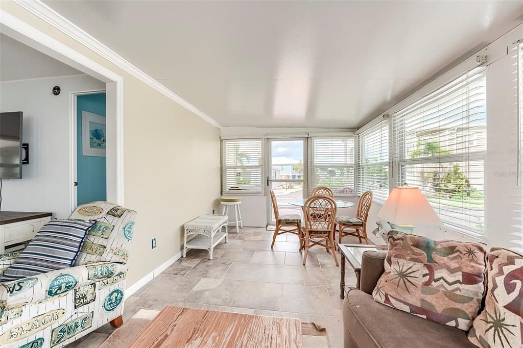 В аренду: $2,600 (2 спален, 1 ванн, 672 Квадратных фут)