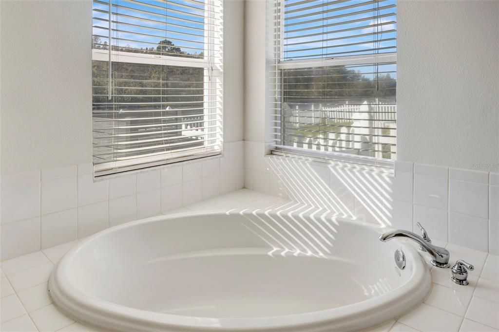 For Rent: $3,200 (3 beds, 2 baths, 2074 Square Feet)