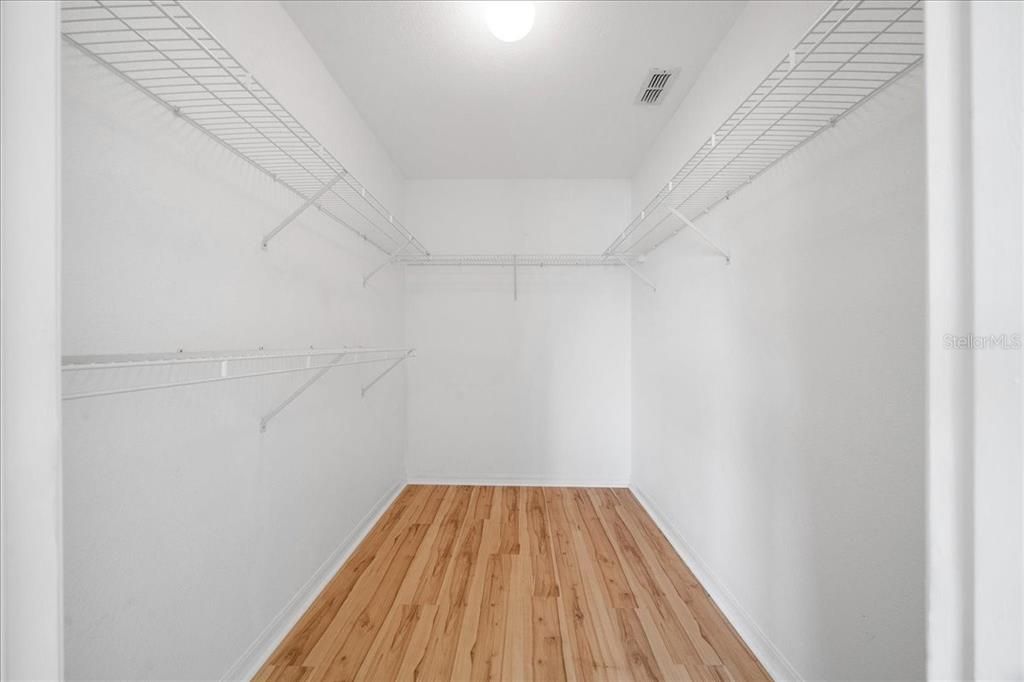 待售: $199,900 (2 贝兹, 2 浴室, 1296 平方英尺)