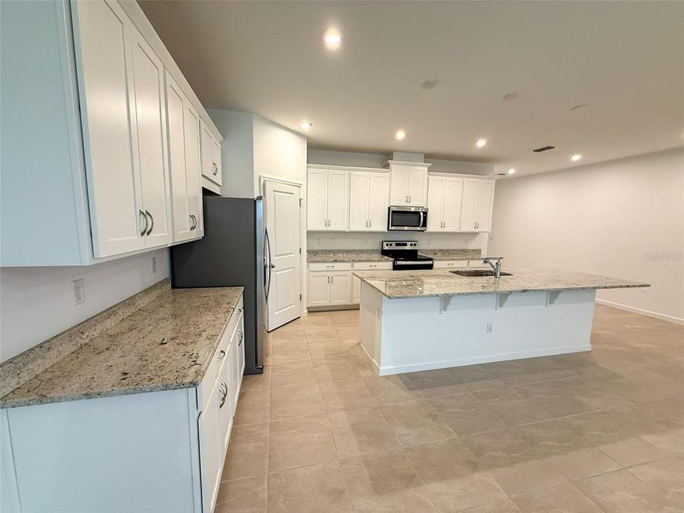 En Renta: $2,800 (3 camas, 2 baños, 2206 Pies cuadrados)