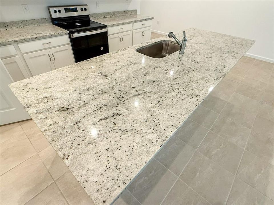 En Renta: $2,800 (3 camas, 2 baños, 2206 Pies cuadrados)