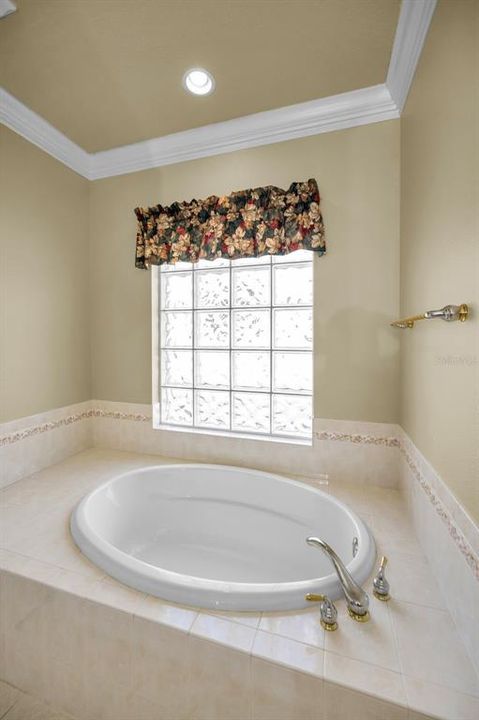 For Sale: $835,000 (3 beds, 3 baths, 2218 Square Feet)