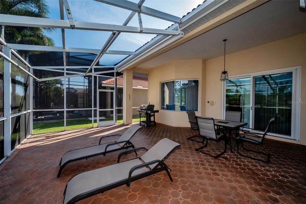 For Sale: $835,000 (3 beds, 3 baths, 2218 Square Feet)