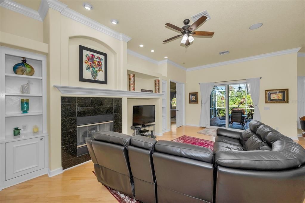 For Sale: $835,000 (3 beds, 3 baths, 2218 Square Feet)