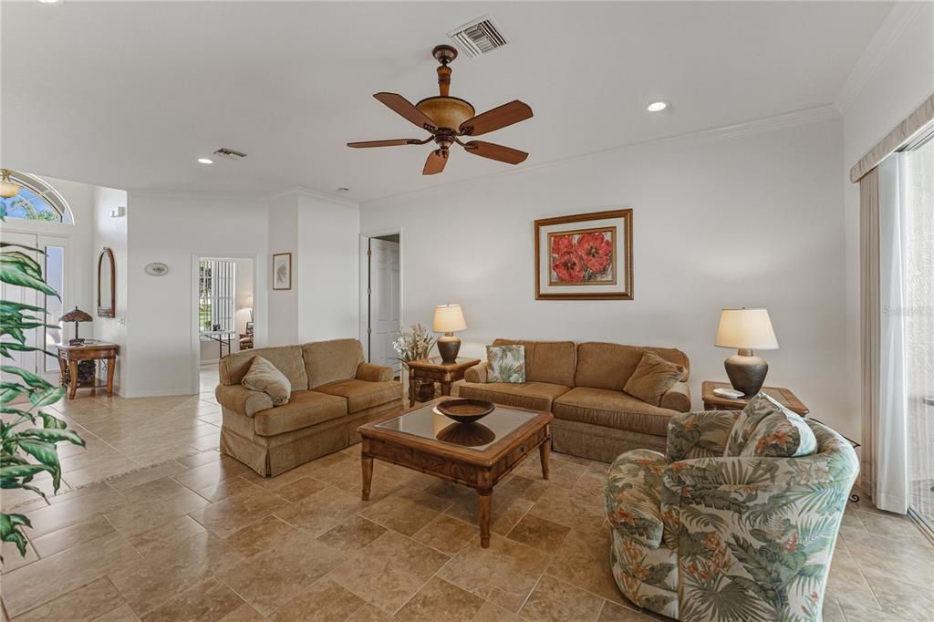 For Sale: $575,000 (4 beds, 3 baths, 2923 Square Feet)