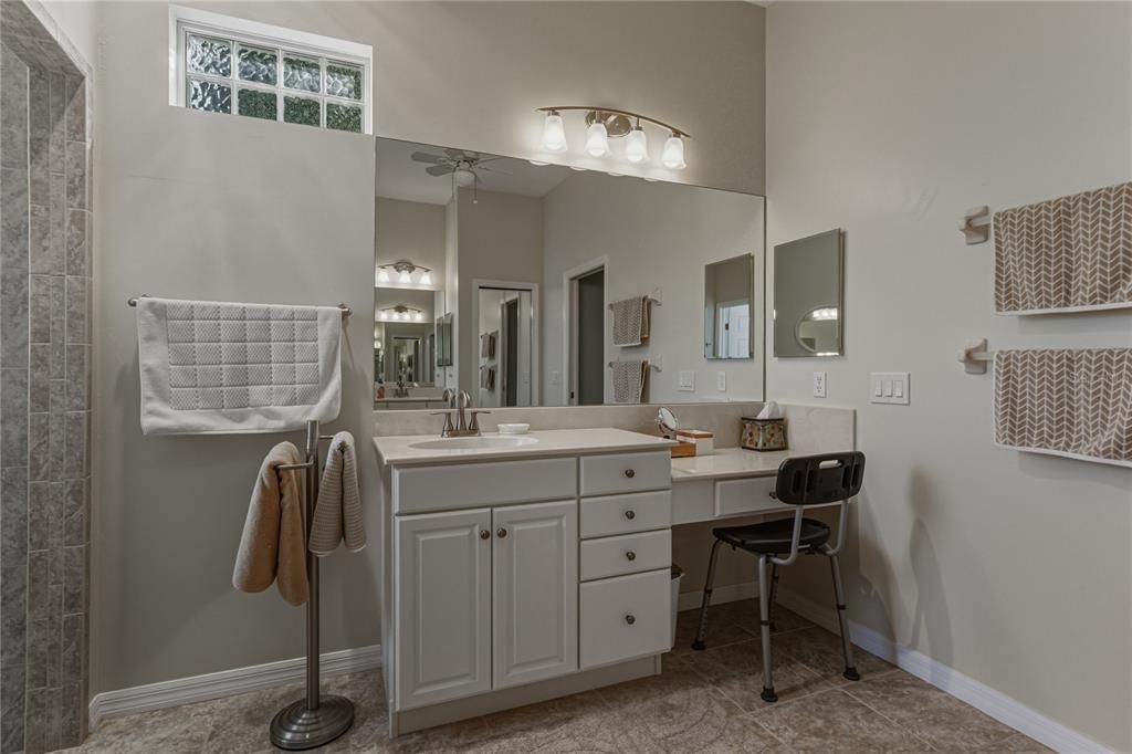 For Sale: $575,000 (4 beds, 3 baths, 2923 Square Feet)