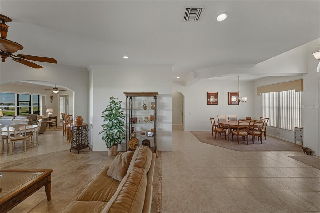 For Sale: $575,000 (4 beds, 3 baths, 2923 Square Feet)