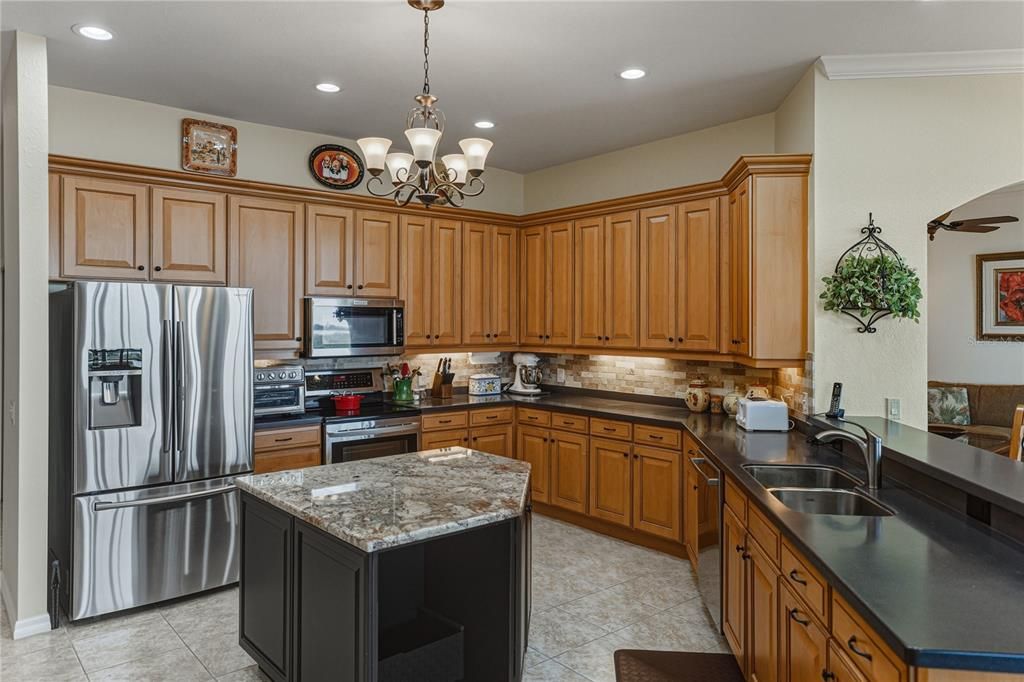 For Sale: $575,000 (4 beds, 3 baths, 2923 Square Feet)