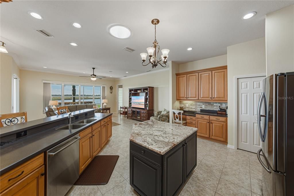 For Sale: $575,000 (4 beds, 3 baths, 2923 Square Feet)