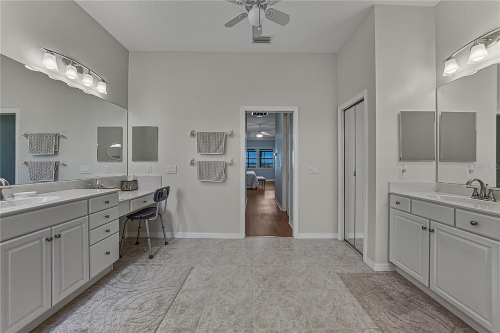 For Sale: $575,000 (4 beds, 3 baths, 2923 Square Feet)