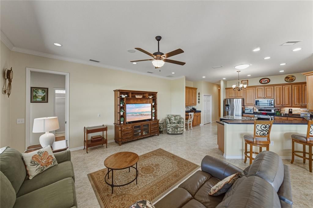 For Sale: $575,000 (4 beds, 3 baths, 2923 Square Feet)