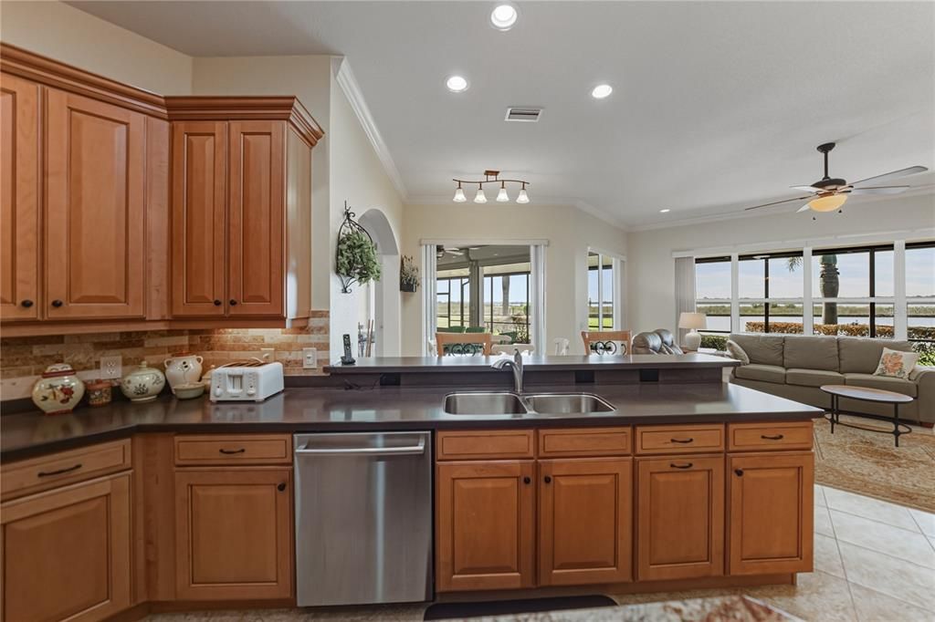 For Sale: $575,000 (4 beds, 3 baths, 2923 Square Feet)