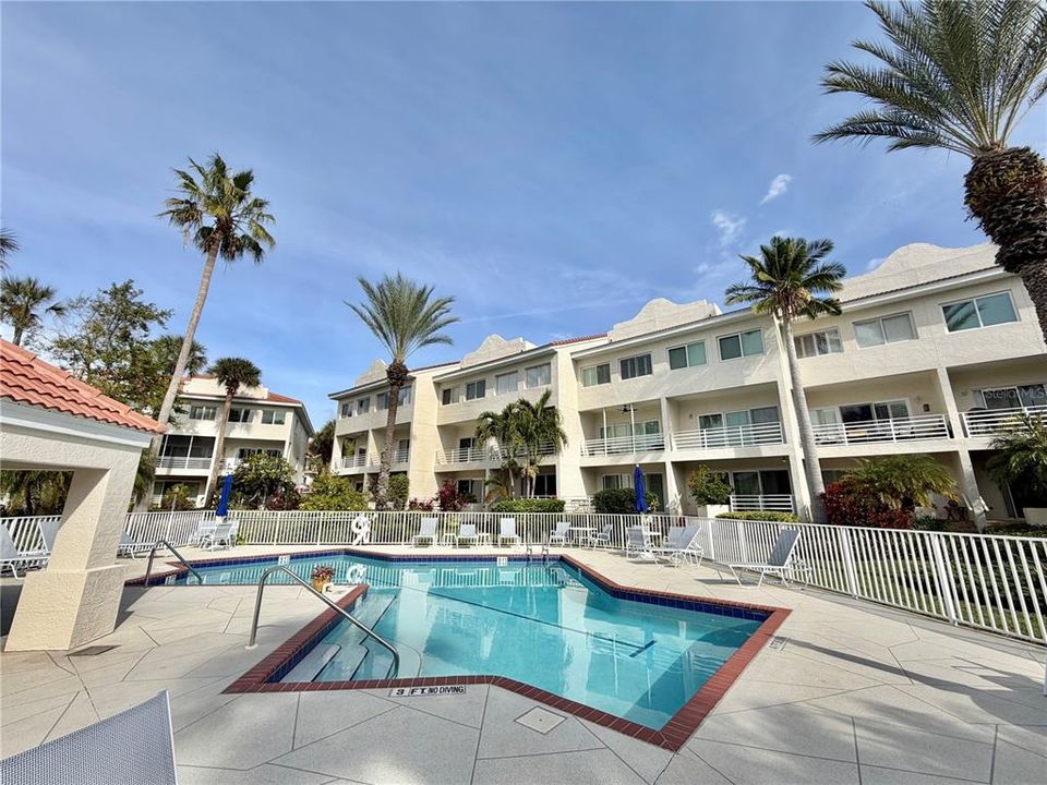 For Sale: $695,000 (4 beds, 4 baths, 2275 Square Feet)