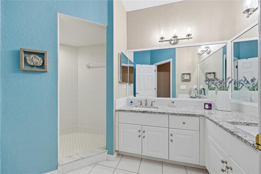 For Sale: $695,000 (4 beds, 4 baths, 2275 Square Feet)