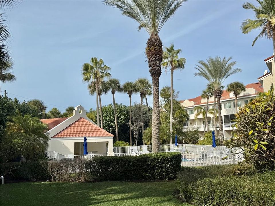 For Sale: $695,000 (4 beds, 4 baths, 2275 Square Feet)