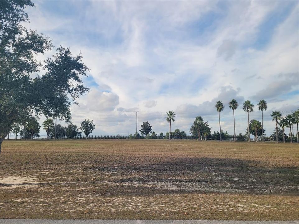 На продажу: $158,000 (0.72 acres)