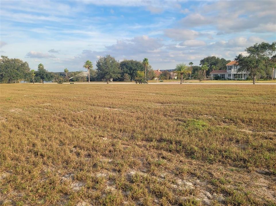 На продажу: $158,000 (0.72 acres)