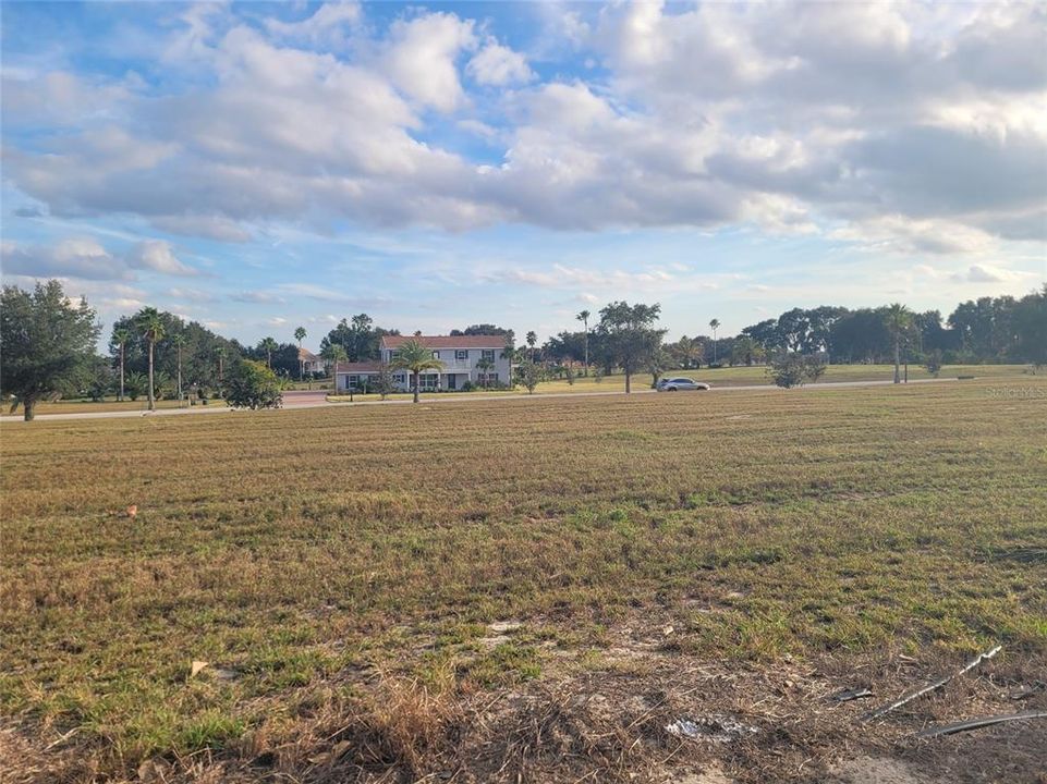 На продажу: $158,000 (0.72 acres)