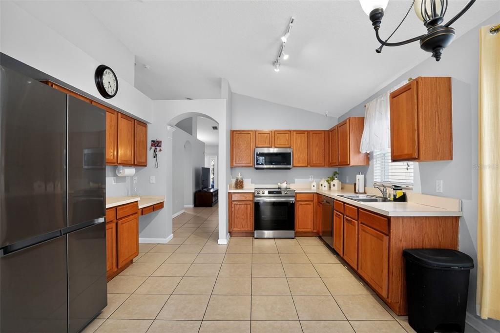 待售: $379,900 (4 贝兹, 2 浴室, 1936 平方英尺)