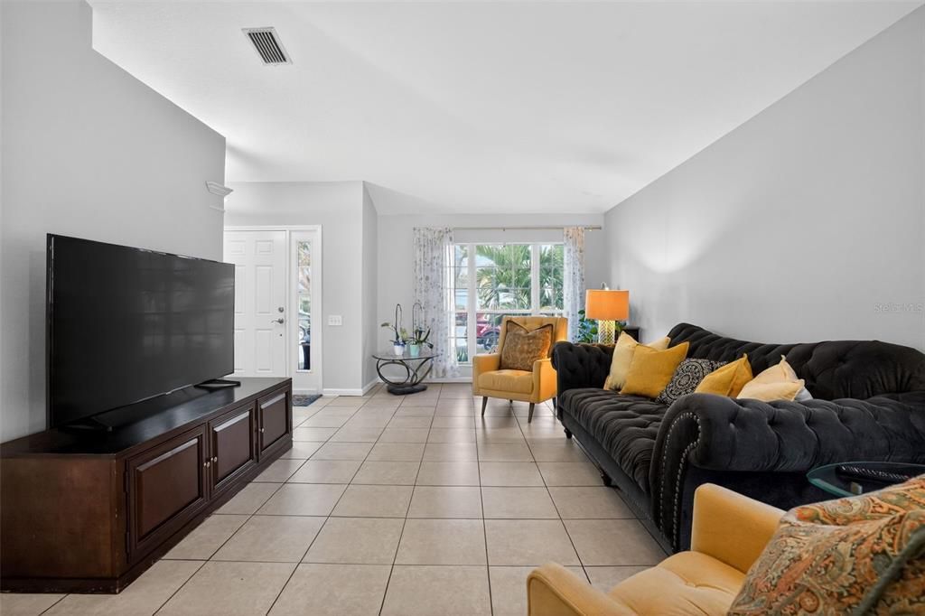 待售: $379,900 (4 贝兹, 2 浴室, 1936 平方英尺)