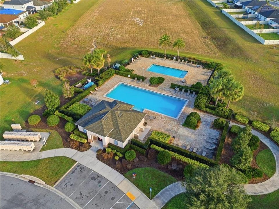 Active With Contract: $339,900 (3 beds, 2 baths, 1908 Square Feet)