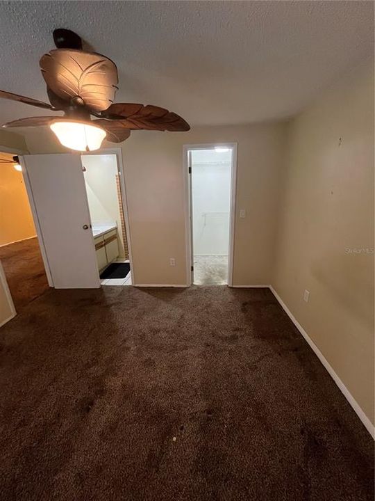 For Sale: $215,000 (2 beds, 2 baths, 900 Square Feet)