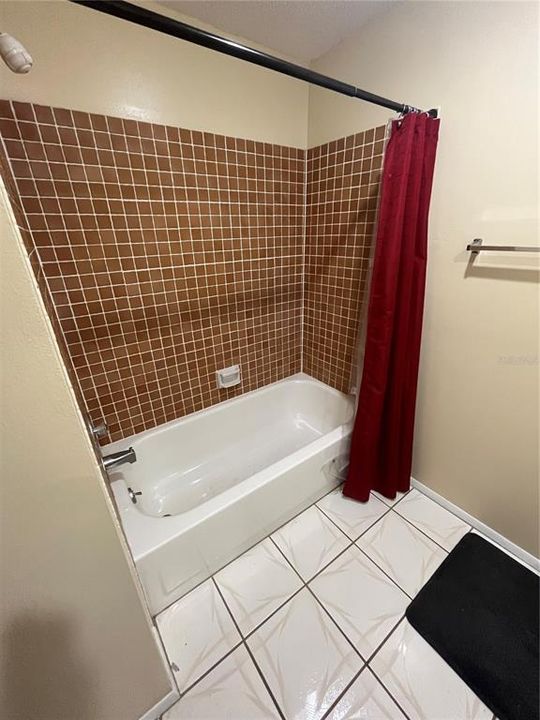 For Sale: $215,000 (2 beds, 2 baths, 900 Square Feet)