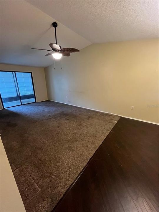 For Sale: $215,000 (2 beds, 2 baths, 900 Square Feet)