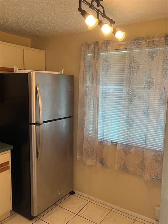 For Sale: $215,000 (2 beds, 2 baths, 900 Square Feet)