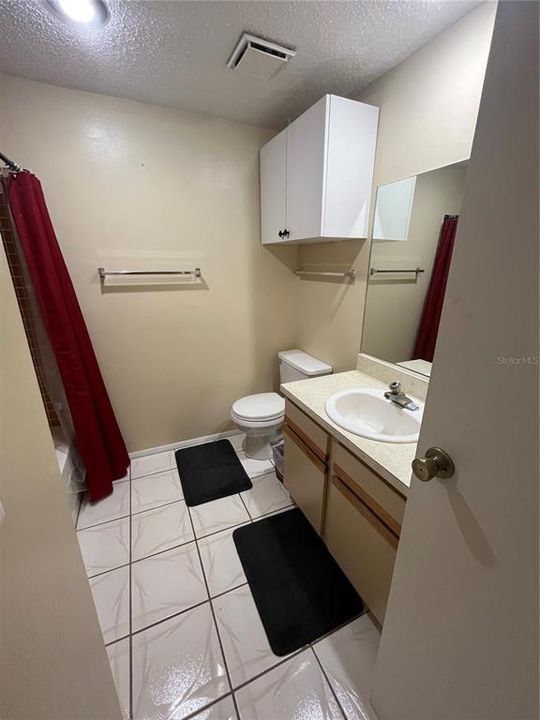 For Sale: $215,000 (2 beds, 2 baths, 900 Square Feet)