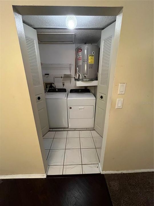 For Sale: $215,000 (2 beds, 2 baths, 900 Square Feet)