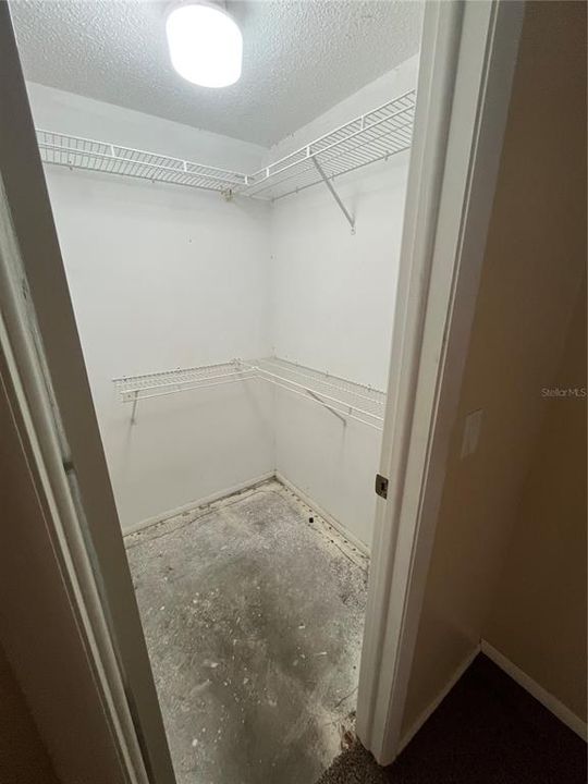 For Sale: $215,000 (2 beds, 2 baths, 900 Square Feet)