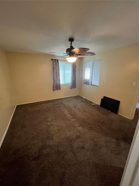 For Sale: $215,000 (2 beds, 2 baths, 900 Square Feet)