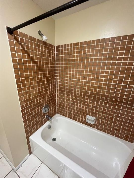 For Sale: $215,000 (2 beds, 2 baths, 900 Square Feet)