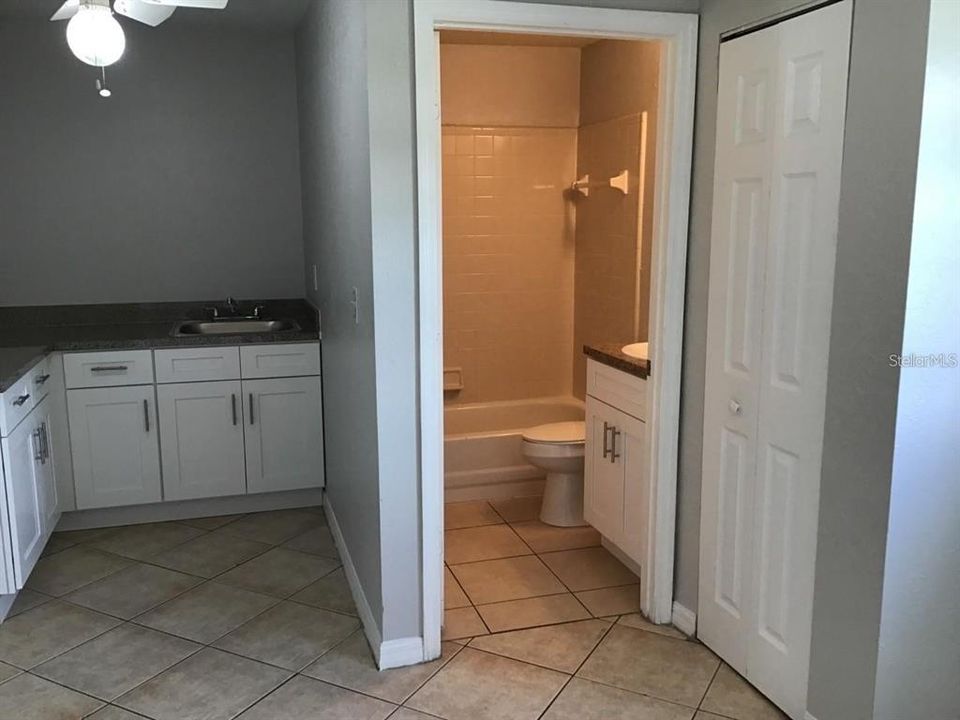 待售: $399,000 (6 贝兹, 0 浴室, 3404 平方英尺)