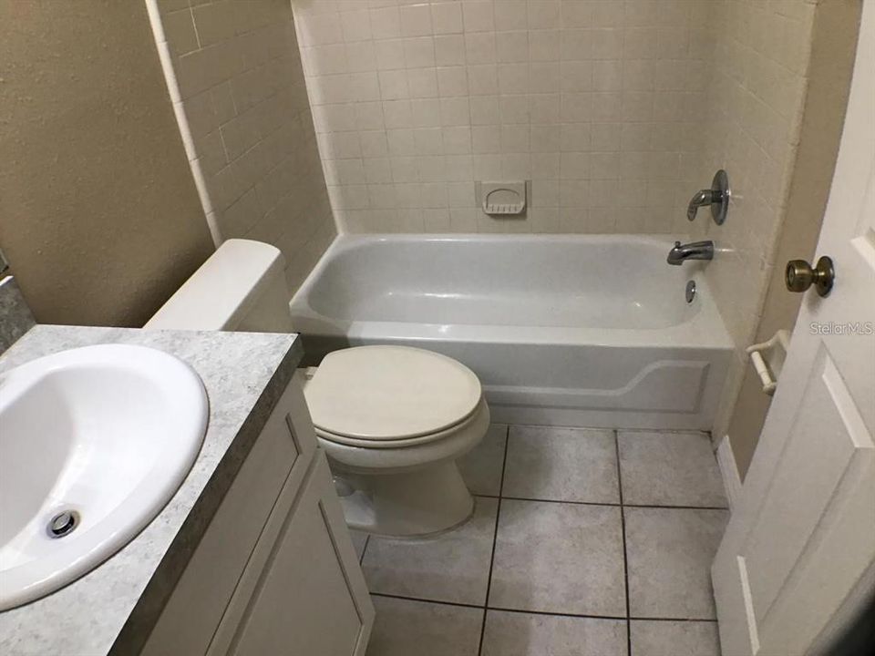 待售: $399,000 (6 贝兹, 0 浴室, 3404 平方英尺)