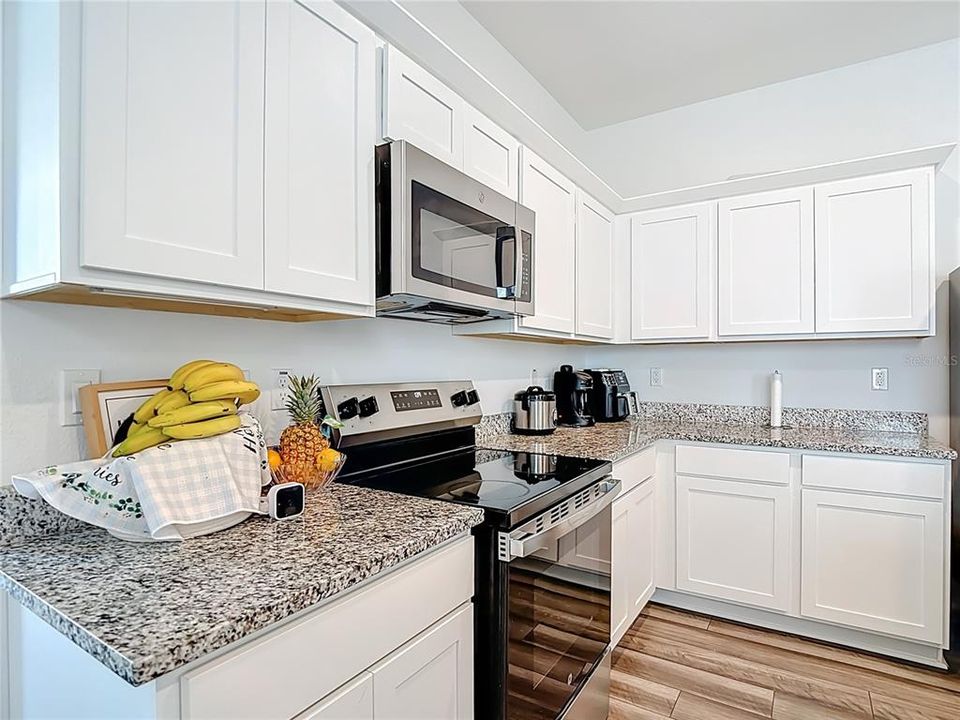 For Rent: $2,300 (3 beds, 2 baths, 1330 Square Feet)