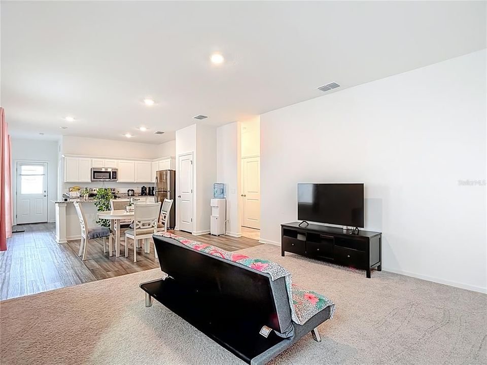 For Rent: $2,300 (3 beds, 2 baths, 1330 Square Feet)