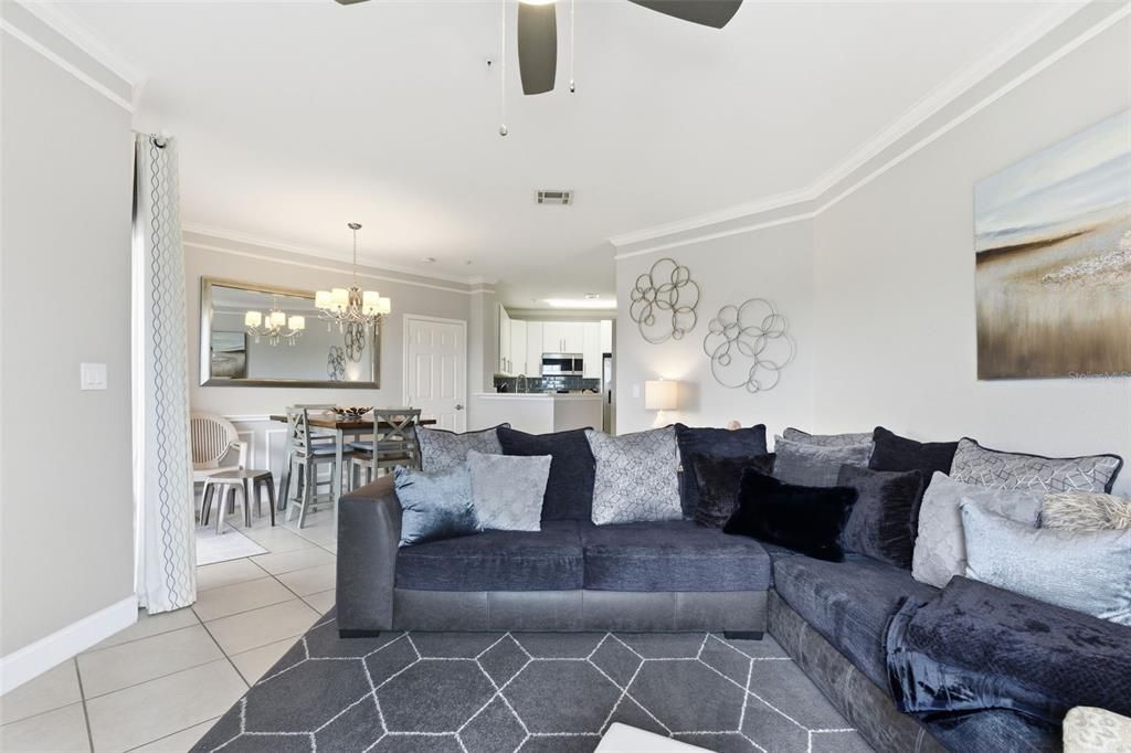 На продажу: $259,900 (2 спален, 2 ванн, 1153 Квадратных фут)