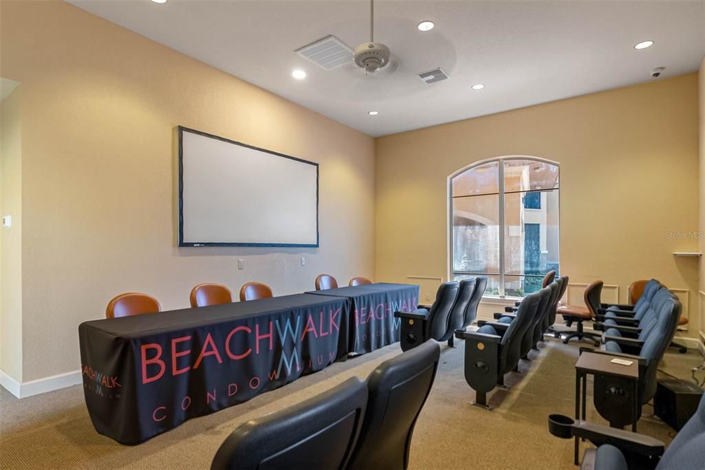 На продажу: $259,900 (2 спален, 2 ванн, 1153 Квадратных фут)