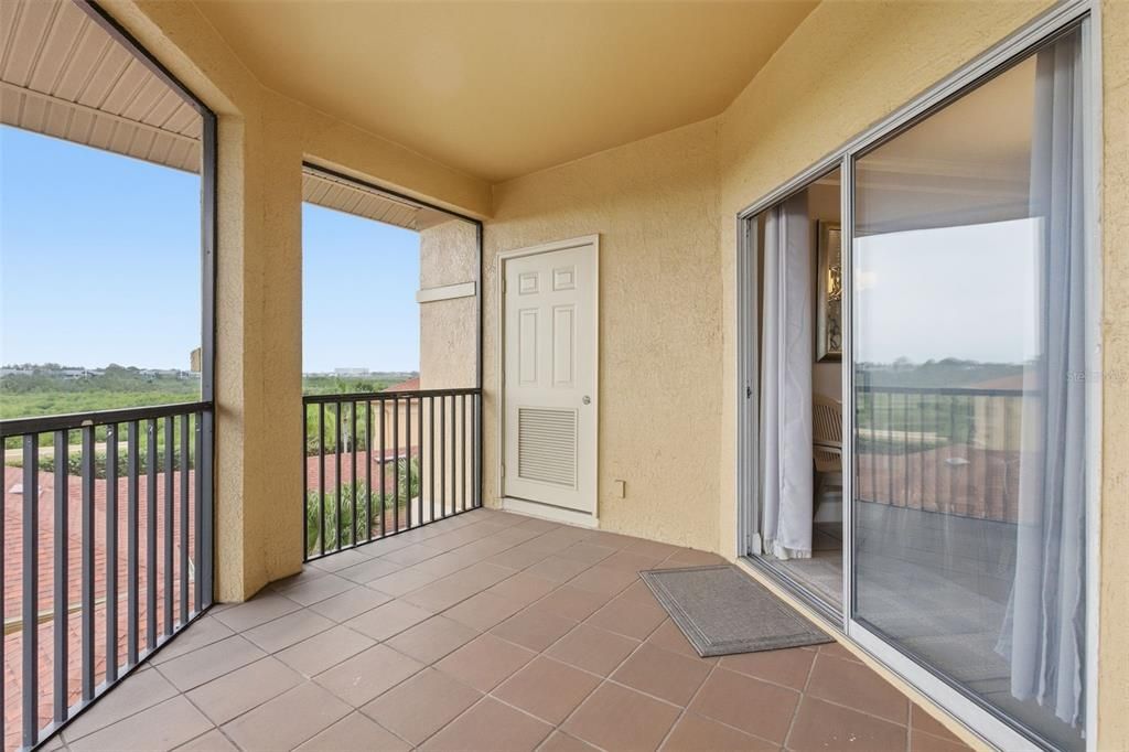 На продажу: $259,900 (2 спален, 2 ванн, 1153 Квадратных фут)