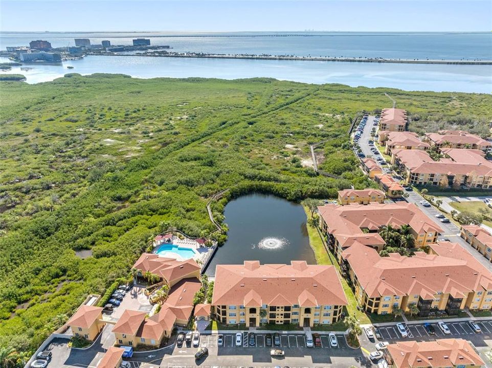 На продажу: $259,900 (2 спален, 2 ванн, 1153 Квадратных фут)