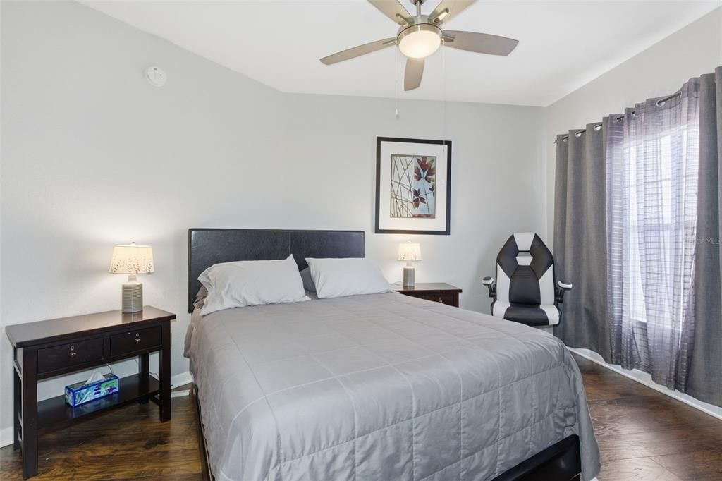 На продажу: $259,900 (2 спален, 2 ванн, 1153 Квадратных фут)