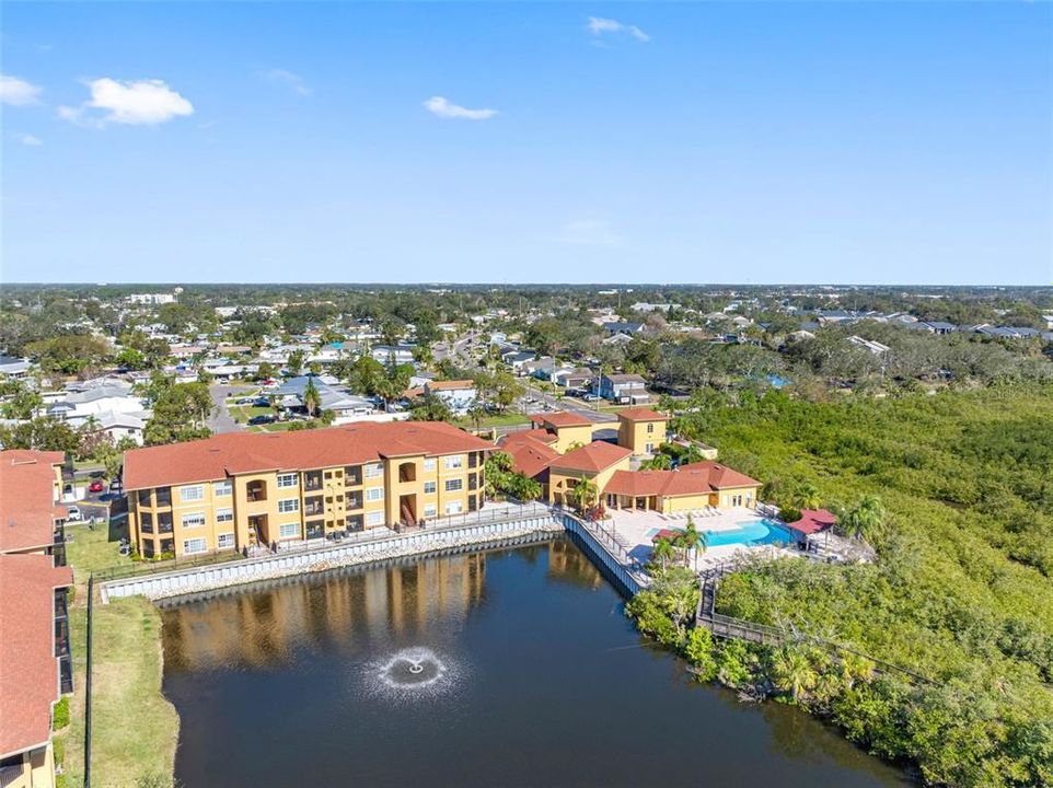 На продажу: $259,900 (2 спален, 2 ванн, 1153 Квадратных фут)