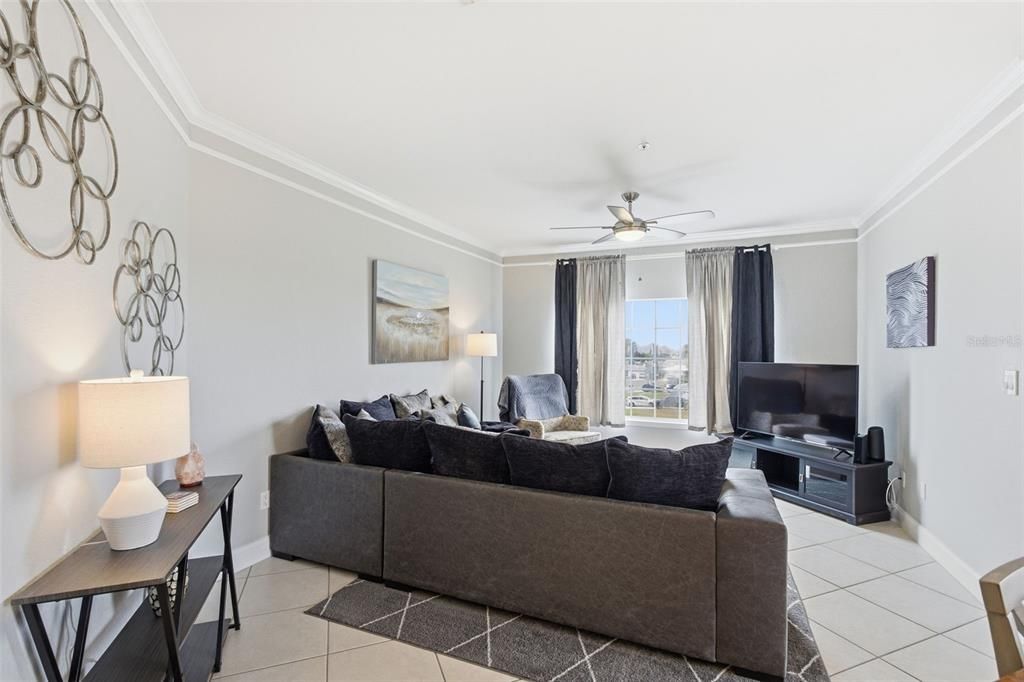 На продажу: $259,900 (2 спален, 2 ванн, 1153 Квадратных фут)